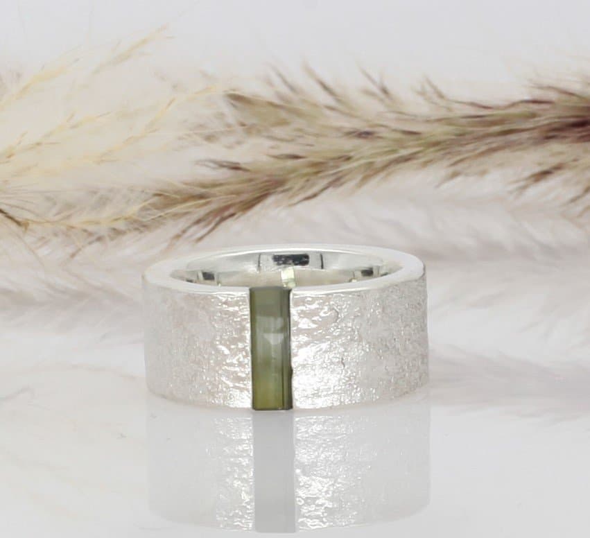 Anillo Jian con Turmalina en tensión