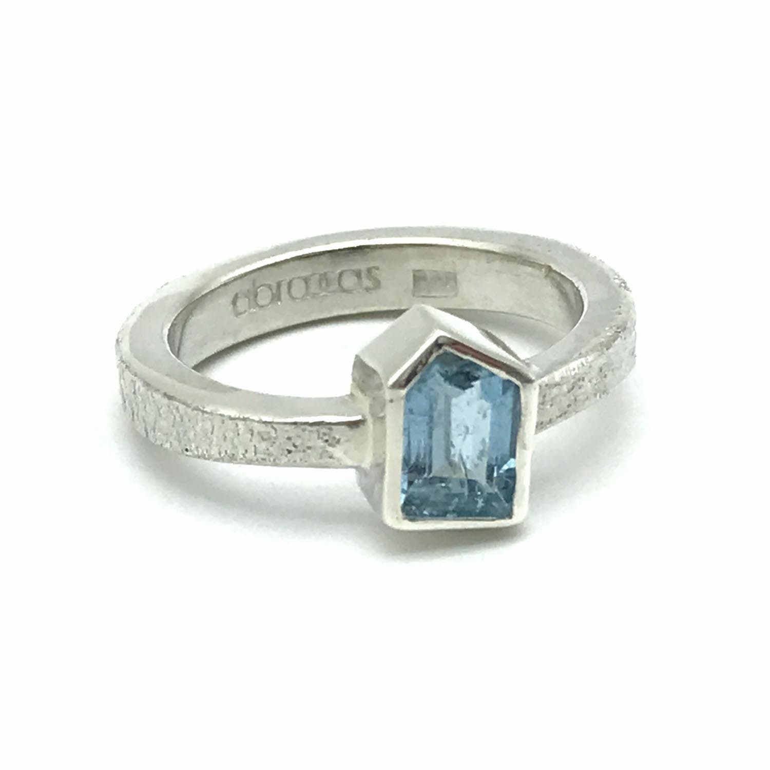 Anillo Ale con Aguamarina irregular