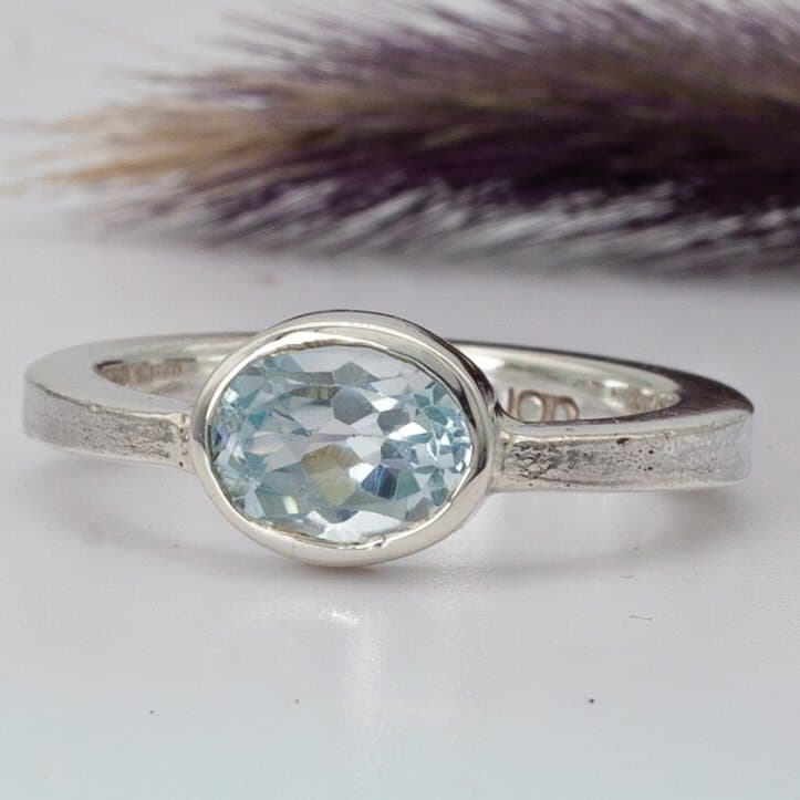 Anillo Ale con Topacio Oval