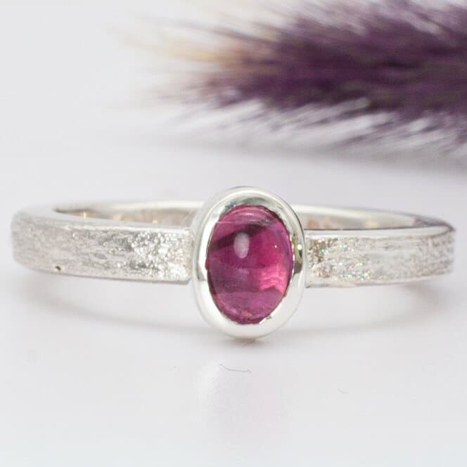 Anillo Lu con turmalina rosa 17MM diámetro interno