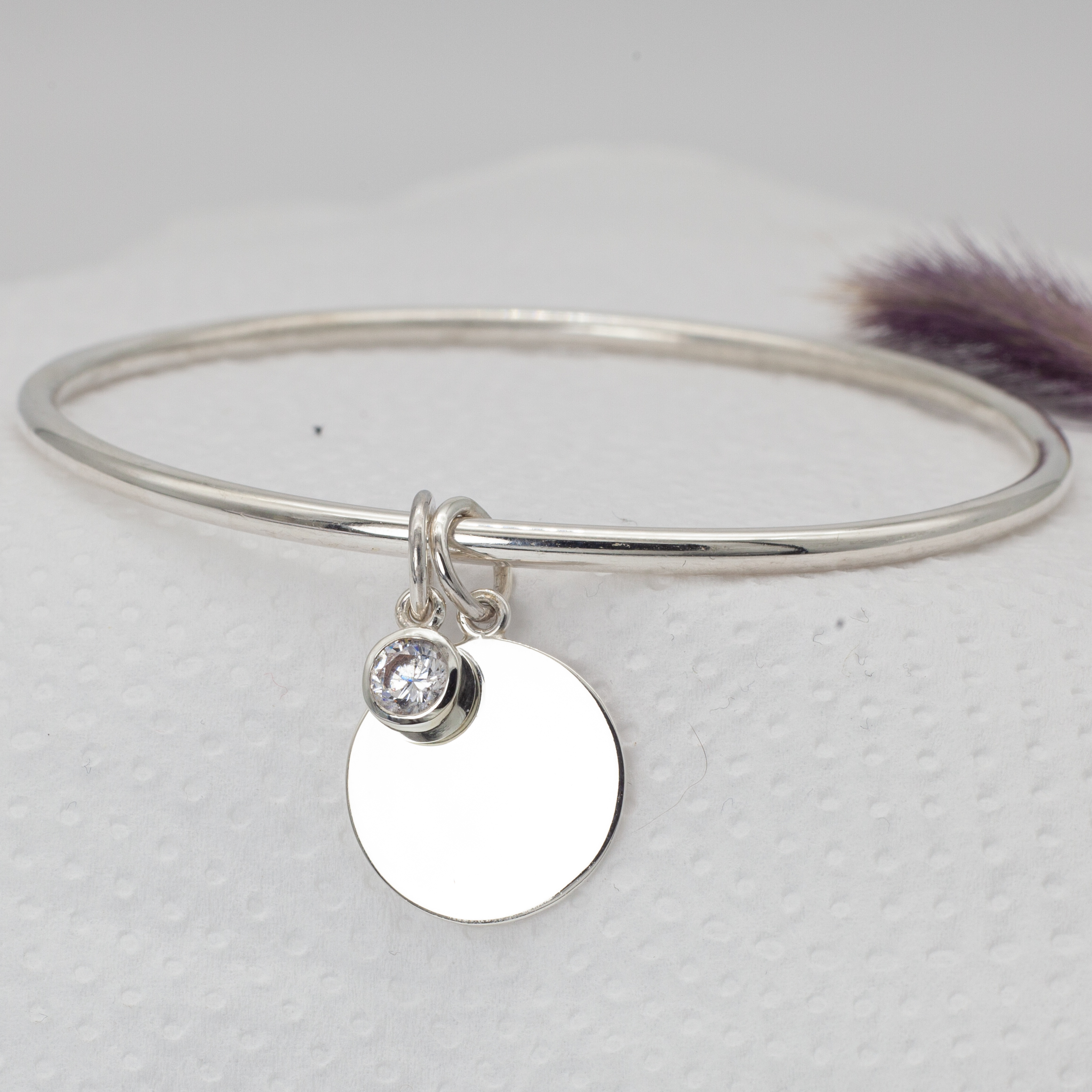 Esclava redonda maciza 3mm de espesor con dije y medalla para grabar