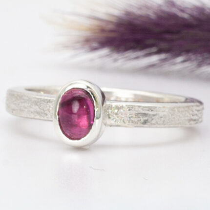 Anillo Lu con turmalina rosa 17MM diámetro interno