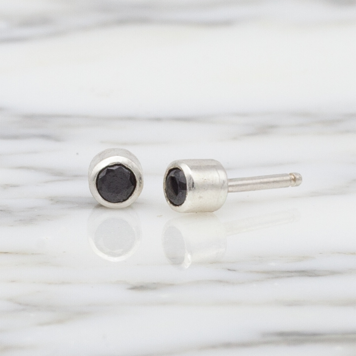 Caravanas Zafiros negros naturales 3mm - Imagen 2